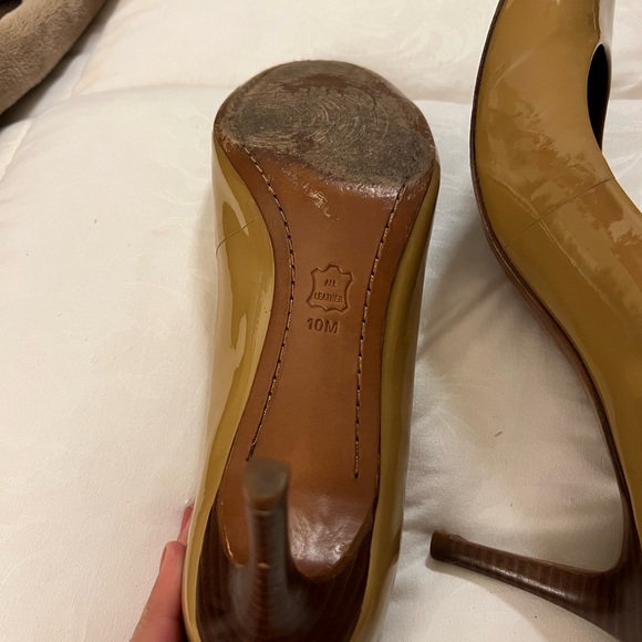 Tory Burch Camel Patent Leather Heels - Picture 8 of 11